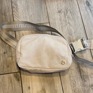 Lululemon Athletica Off-White Belt Bag